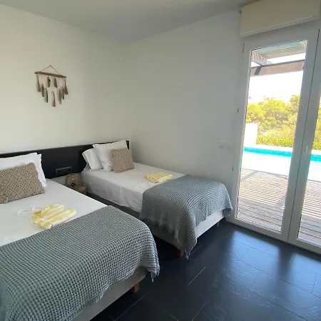 Casa Cala Llonga 350 * Mahón
